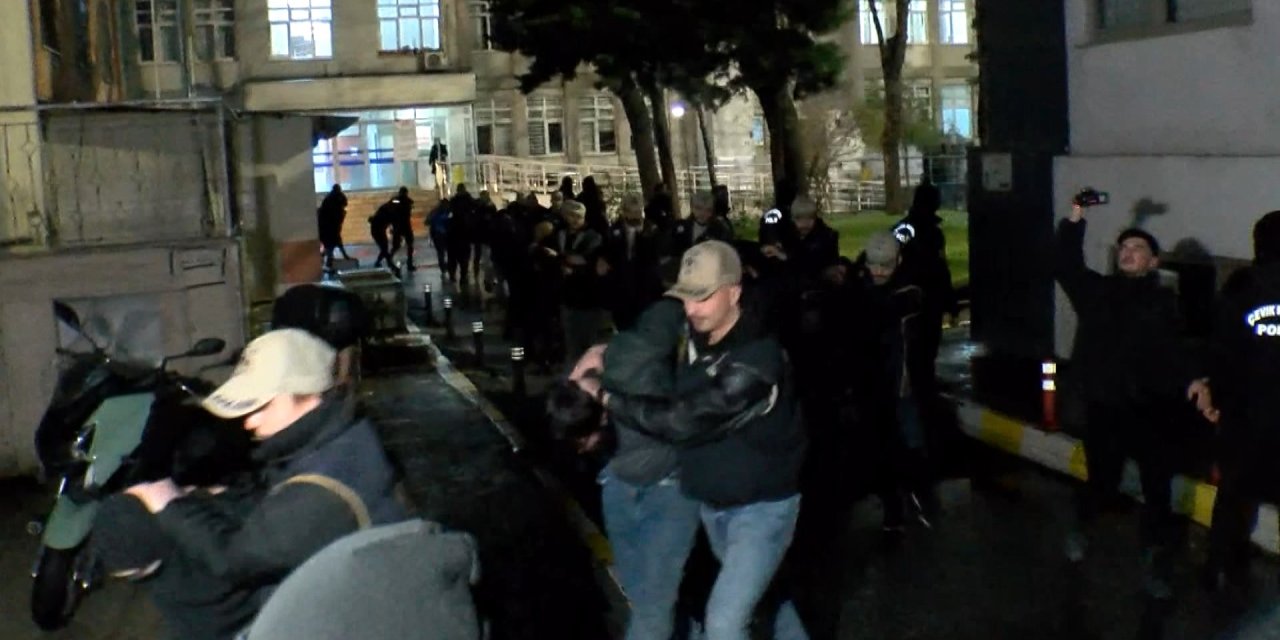 Kilise Saldırısıyla İlgili Gözaltına Alınan Şüpheliler Sağlık Kontrolünden Geçirildi