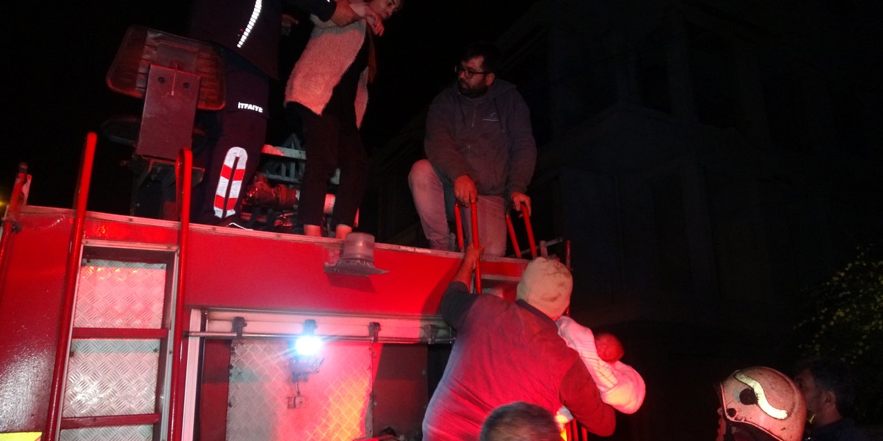 Binada Yangın Çıktı, Mahsur Kalanları İtfaiye Kurtardı
