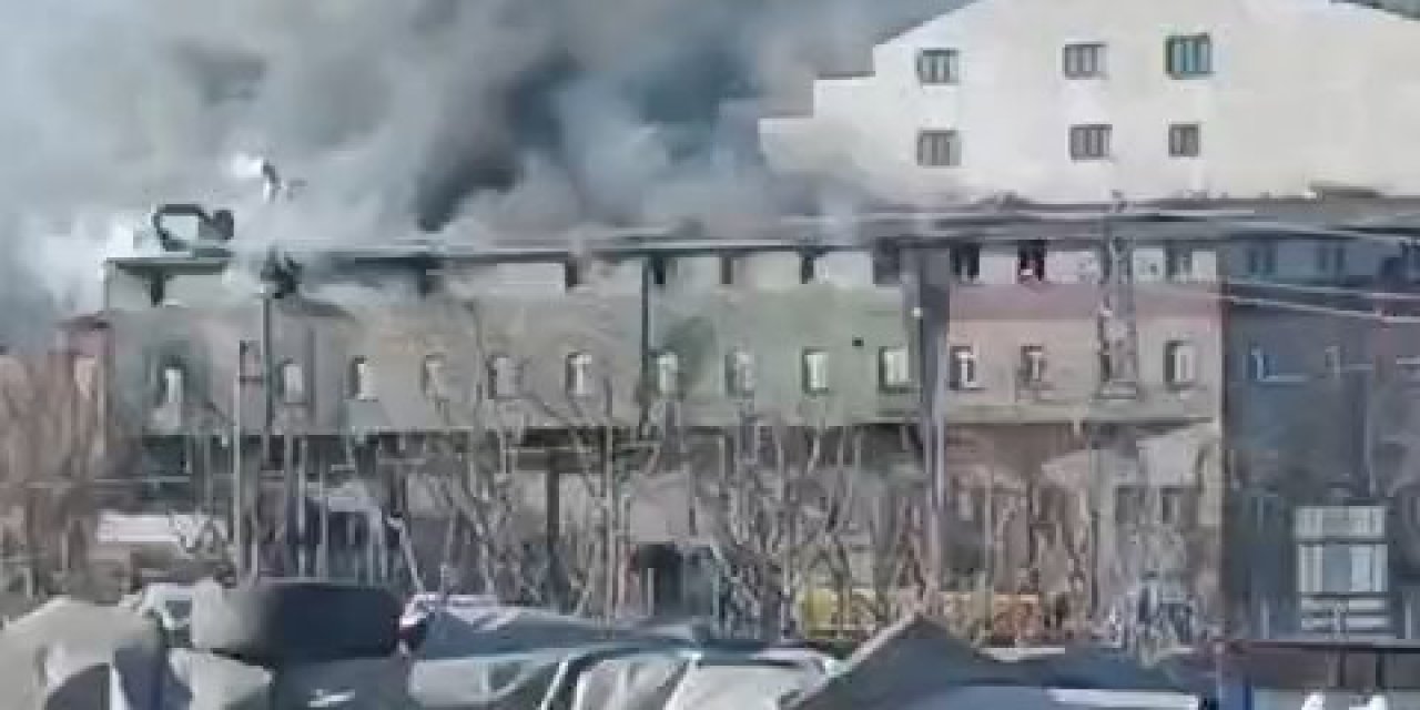 Sultangazi'de  Ayakkabı İmalathanesinde Yangın -1