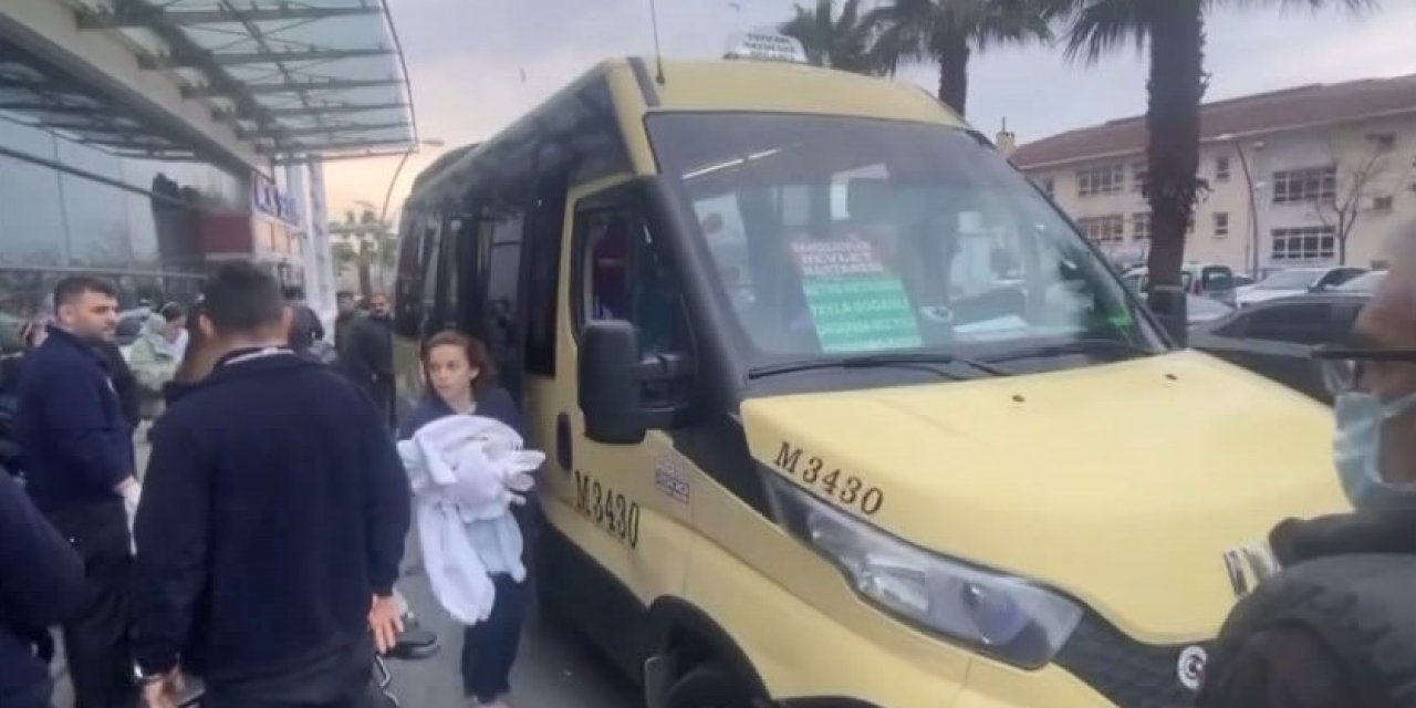 Bahçelievler'de Minibüste Doğum;  Minibüse 'Ebe Hakan' Yazıldı