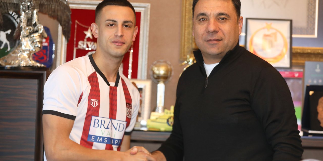 Bartuğ Elmaz İmzayı Attı