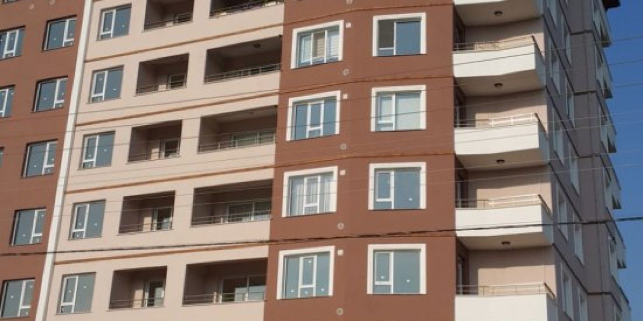 Depremde 9 Kişinin Öldüğü Binanın Müteahhidi: Bu Apartmanı Hatırlayamadım