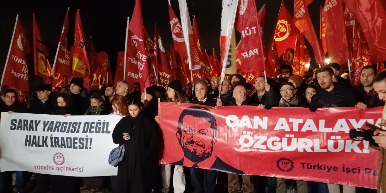 Can Atatay'ın Milletvekilliğinin Düşürülmesi Protesto Edildi