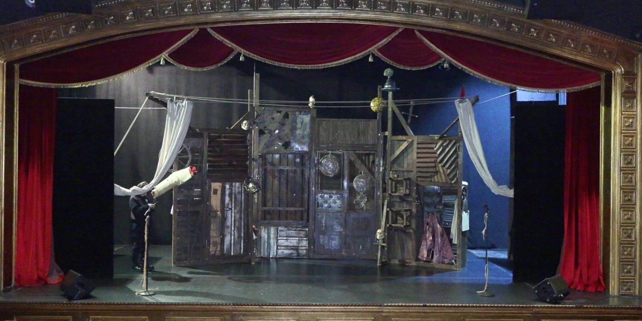 Kavuğun Temsilcisi Şevket Çoruh’un Baba Sahnesi’ne Btcturk Sponsor Oldu