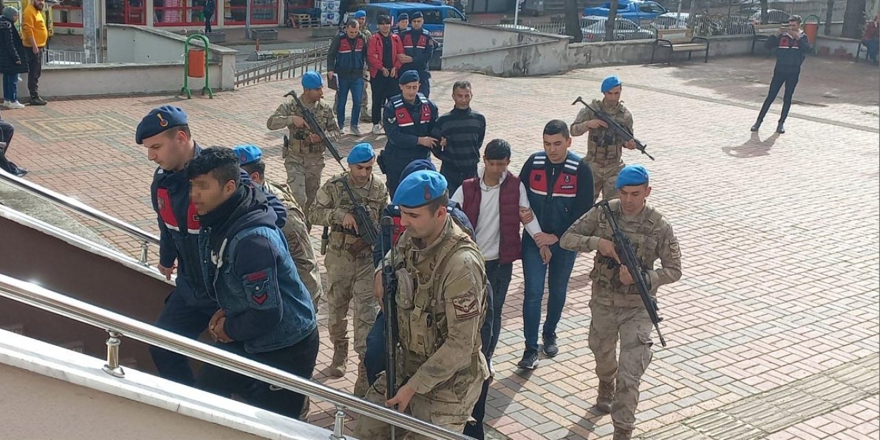 Eşinin Sevgilisini Öldüren Koca İle 2’si Oğlu 3 Kişi Hakkında Ağırlaştırılmış Müebbet İstendi