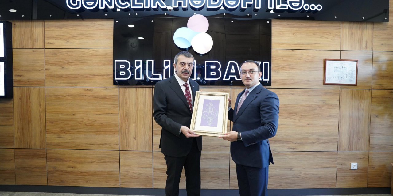 Bakan Tekin, Bilim Bakü Merkezi’ni Ziyaret Etti