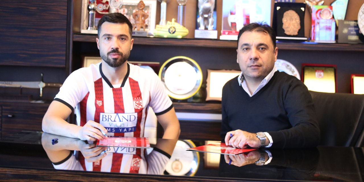 Sivasspor İbrahim Akdağ'ı Renklerine Bağladı
