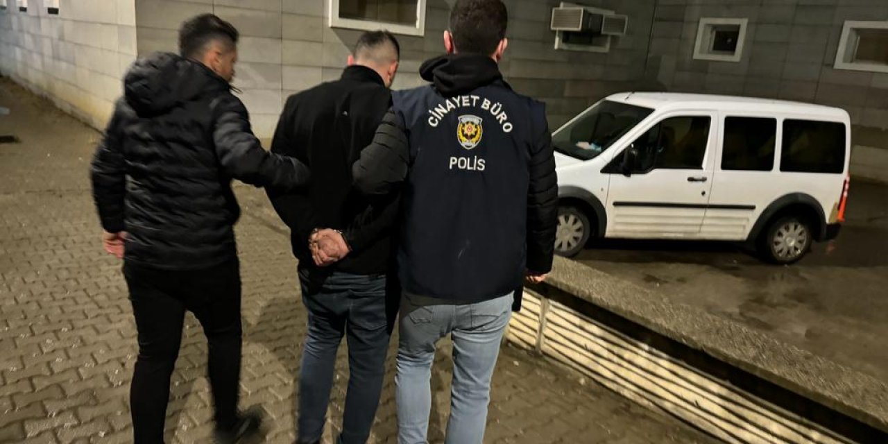 Seyir Halindeki Otomobile Ateş Açıldı; 1 Yaralı, 2 Gözaltı