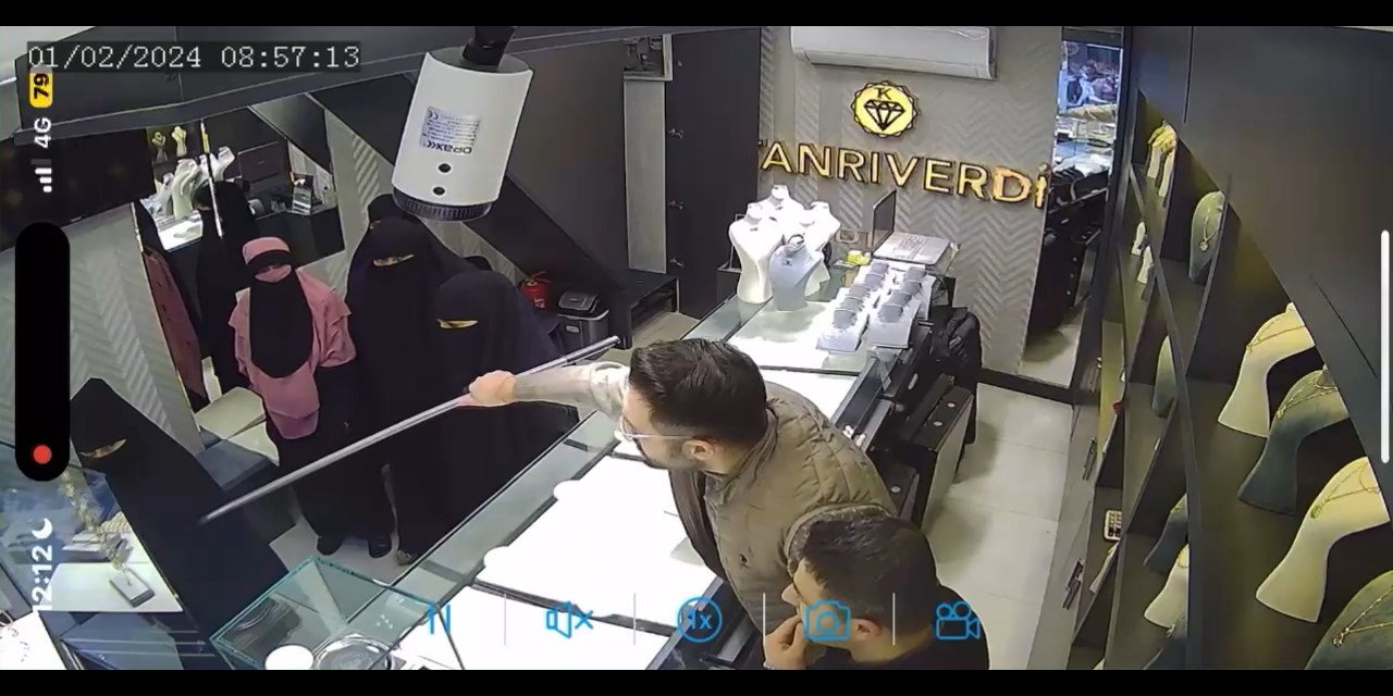 Kuyumcuyu Soymaya Kalkışan Kadınlar, Yakalanınca Çıldırdı (2)