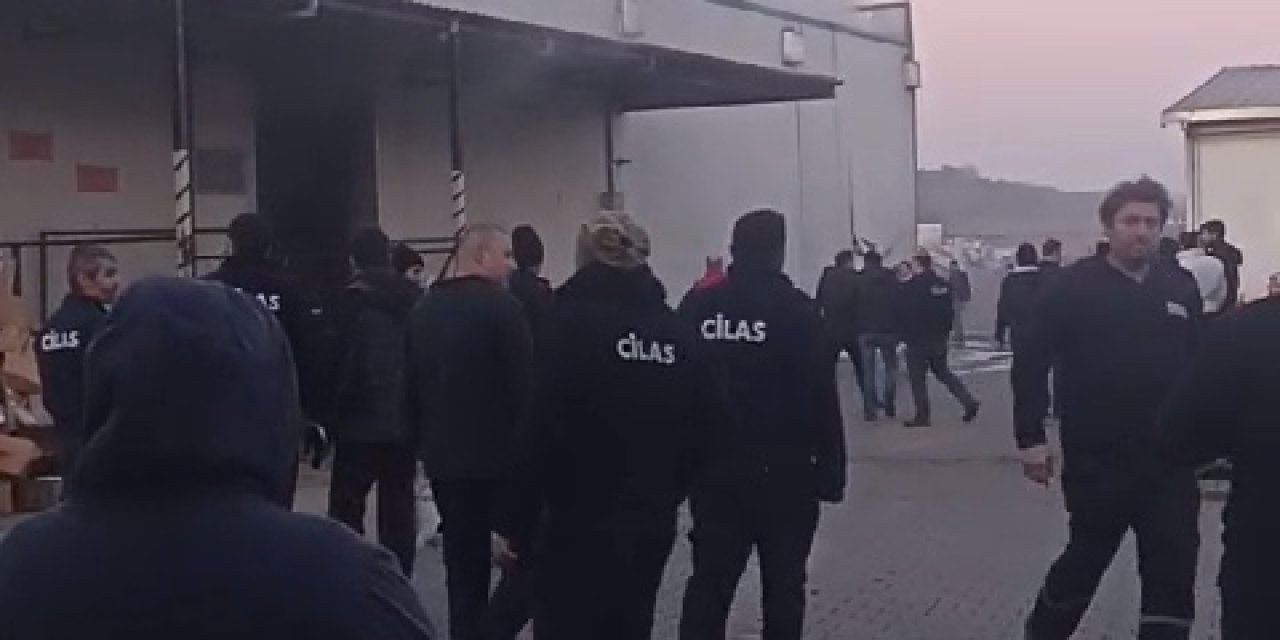 Zonguldak’ta Kauçuk Fabrikasında Yangın: 2 İşçi Dumandan Etkilendi