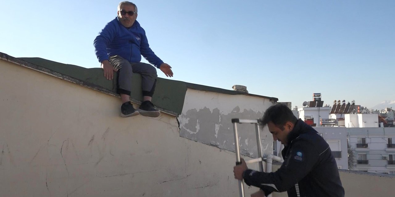 Anten Düzeltmeye Çıktığı Çatıda Mahsur Kaldı