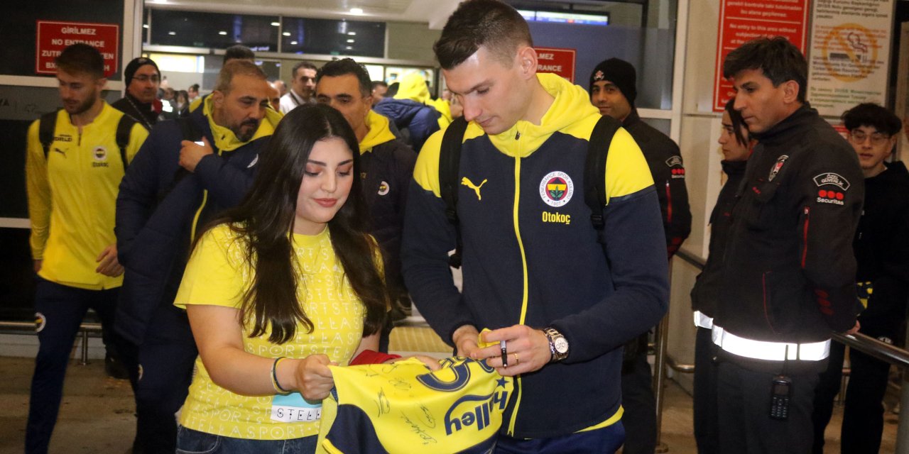 Fenerbahçe, Antalya’da Coşkuyla Karşılandı