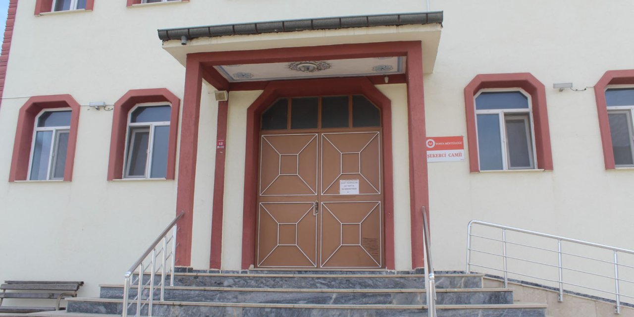 'Camiye Yardım' Bahanesiyle Para Toplayıp Kaçtı