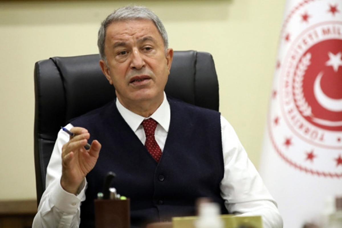 Bakan Akar: Teröristlerin barınakları, sığınakları başlarına yıkıldı