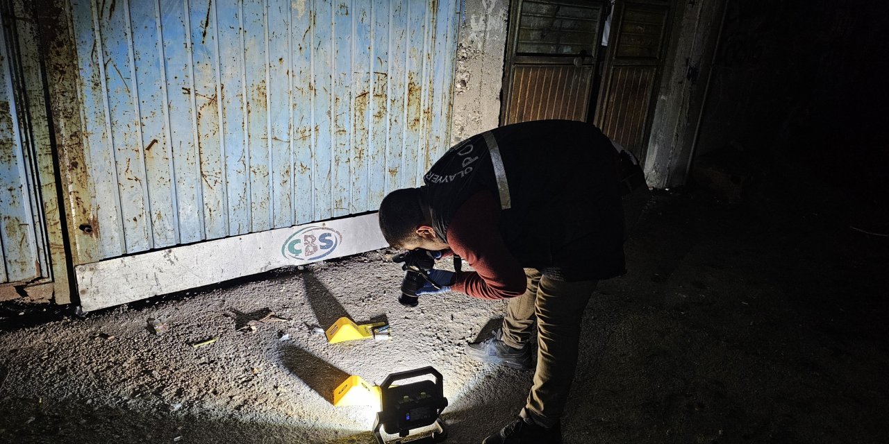 Adana'da Akraba İki Grup Sokak Ortasında Çatıştı: 6 Yaralı