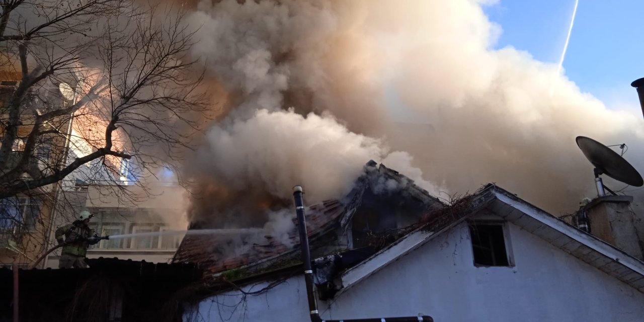 Maltepe'de İş Yerinde Yangın -1