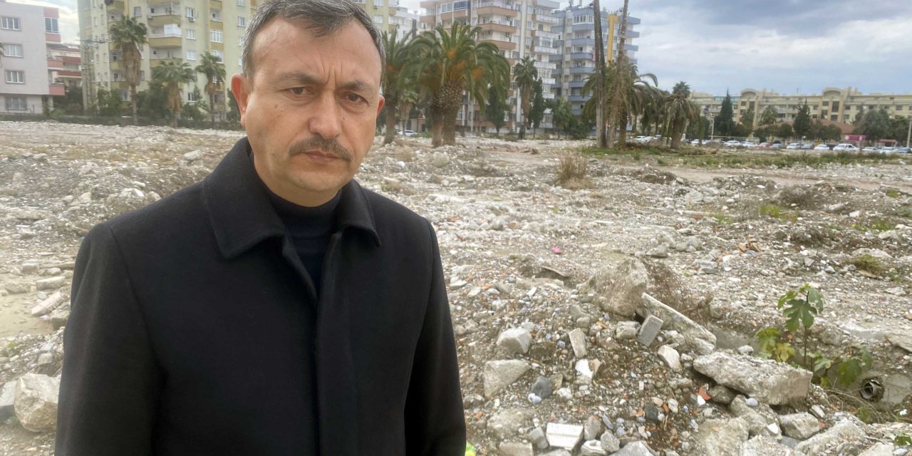 Depremde Eşi Ve 4 Çocuğunu Kaybetti: Enkazdan Sadece Aile Fotoğrafım Çıktı