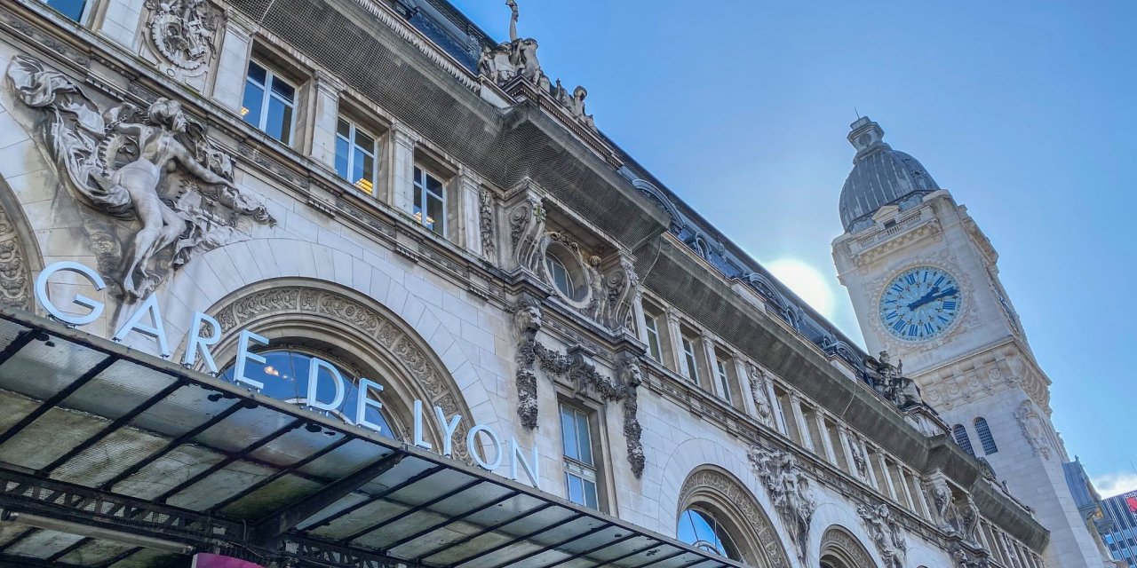 Paris’te Tren Garında Bıçaklı Saldırı: 3 Yaralı