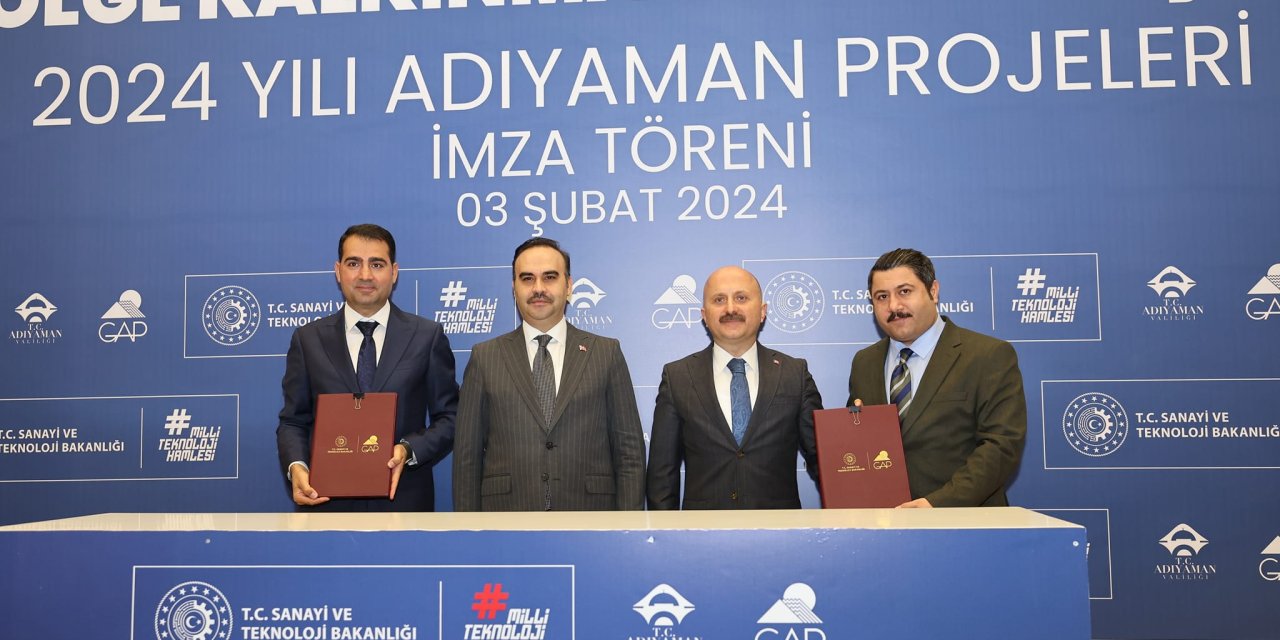 Bakan Kacır: Depremden Zarar Gören Şehirlerimizi Yeniden İnşa Etme Mutlak Hedefimiz