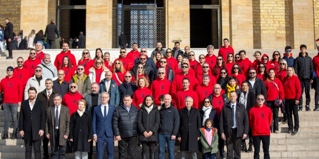 Thf Yönetim Kurulu, Federasyonun 48'inci Kuruluş Yıl Dönümünde Anıtkabir'i Ziyaret Etti