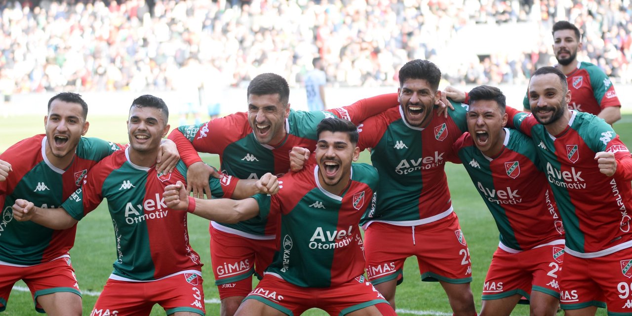 Karşıyaka'nın Zirve Yürüyüşü