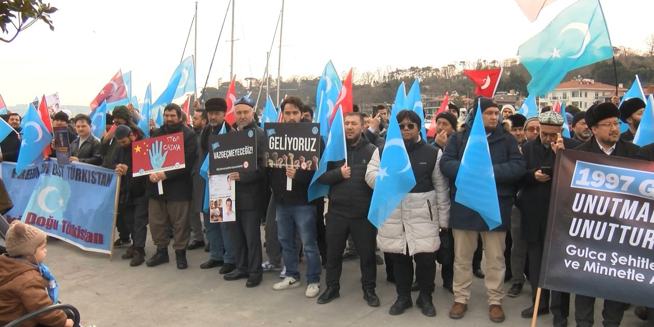 Uygur Türkleri Gulca Katliamı Yıl Dönümünde Çin'i Protesto Etti