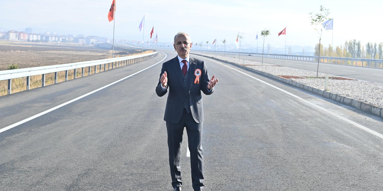 Otoyollarda Gişesiz, Bariyersiz Ulaşıma Geçiliyor