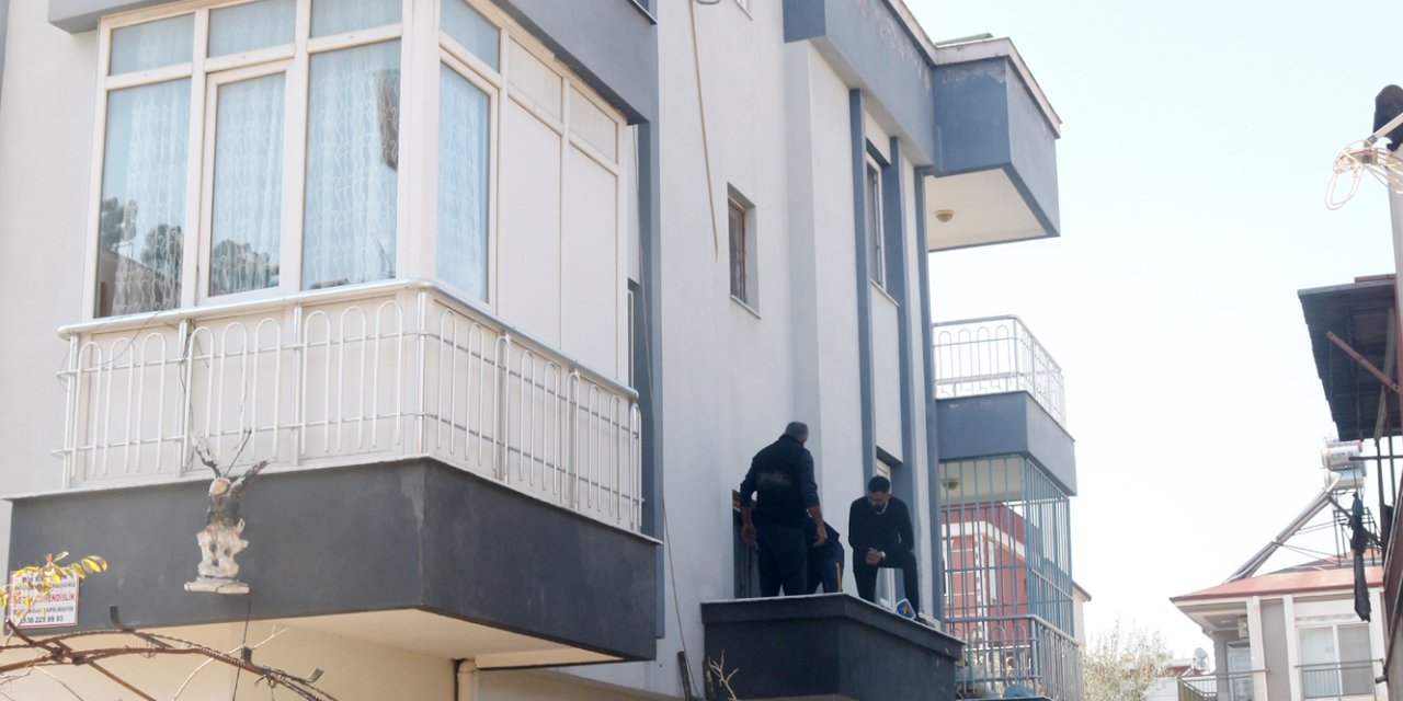 Güneş Enerjisi Sistemini Tamir Ederken Çatıdan Düşüp, Ağır Yaralandı