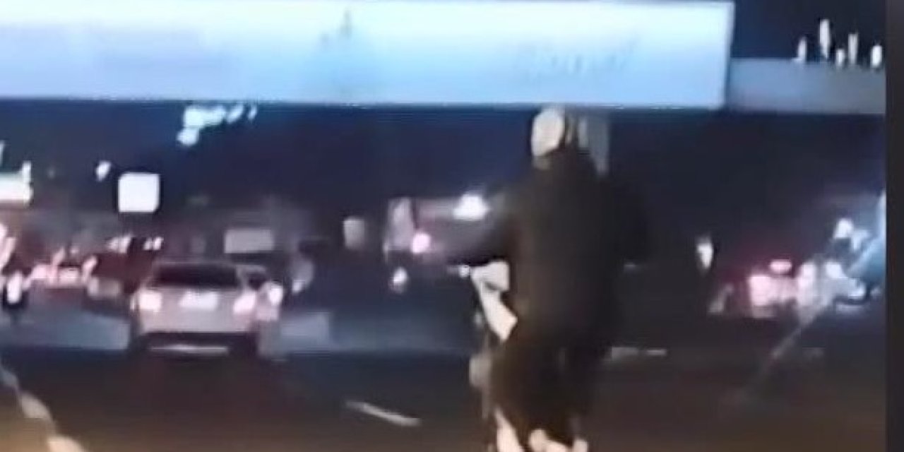 Bahçelievler'de Motosikletlilerin Kazası Kamerada: 2 Yaralı