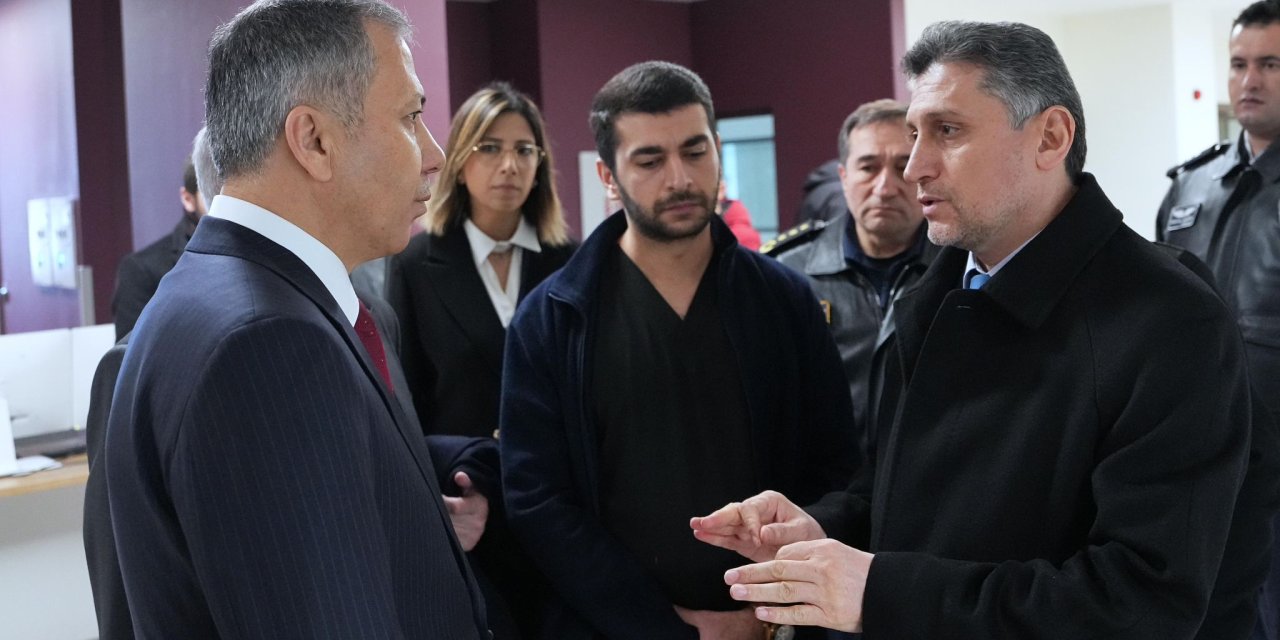 Bakan Yerlikaya, Helikopter Kazasında Yaralanan Polisi Ziyaret Etti