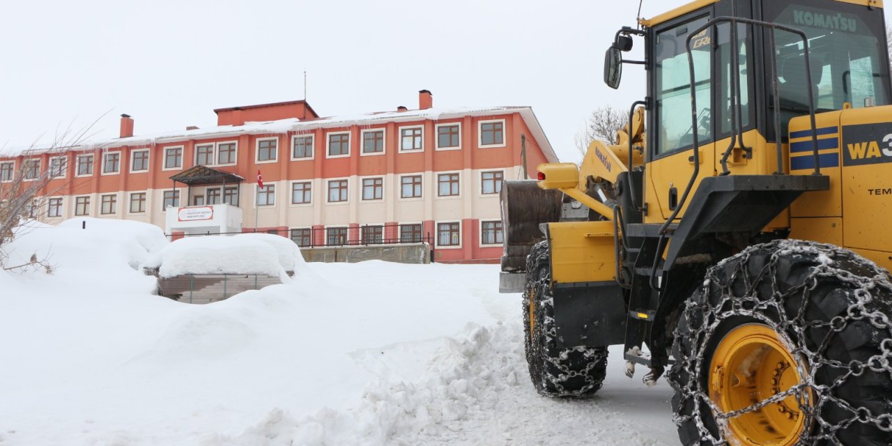 Karlıova’da 25 Köy Yolu Kardan Kapandı (2)