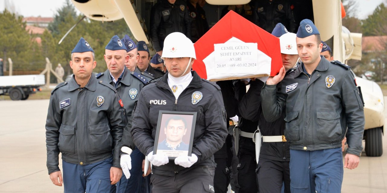 Helikopter Kazasında Şehit Olan 2 Pilotun Cenazesi Ankara'ya Getirildi