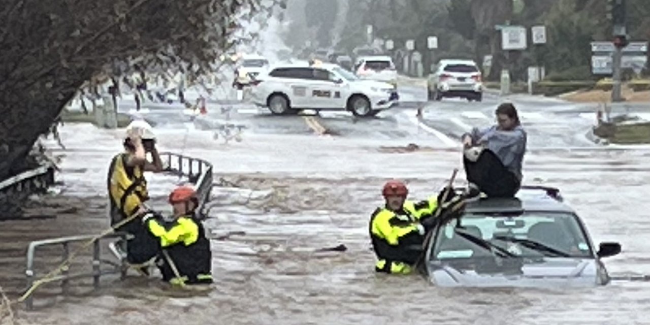 Kaliforniya'da Fırtına Sebebiyle 8 İlçede Acil Durum İlan Edildi