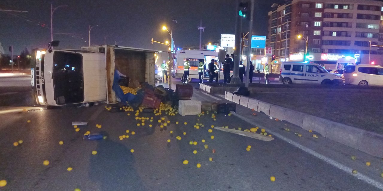 Malatya'da Kamyonet İle Otomobil Çarpıştı; 3 Yaralı