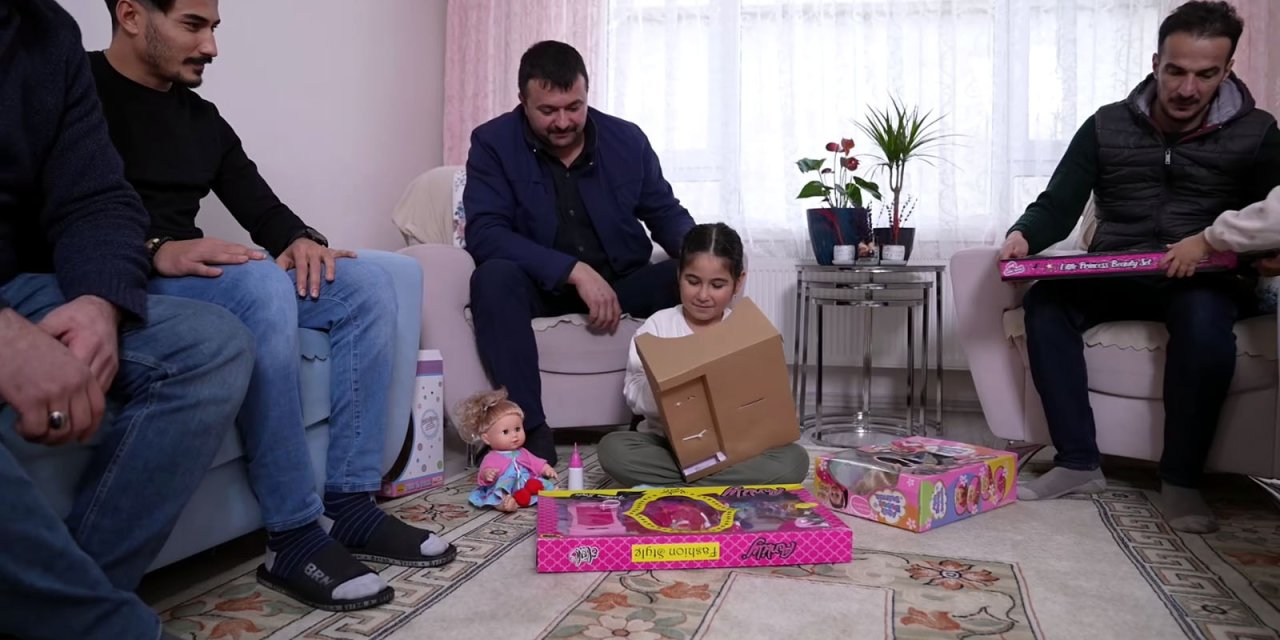 Madenciler, Enkazdan Kurtardıkları Aileyi Ziyaret Etti