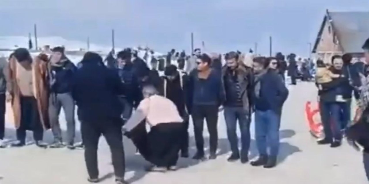 Kayak Merkezinde Halay Çeken Grup İçin Davul Çalarken Kalp Krizi Geçirdi