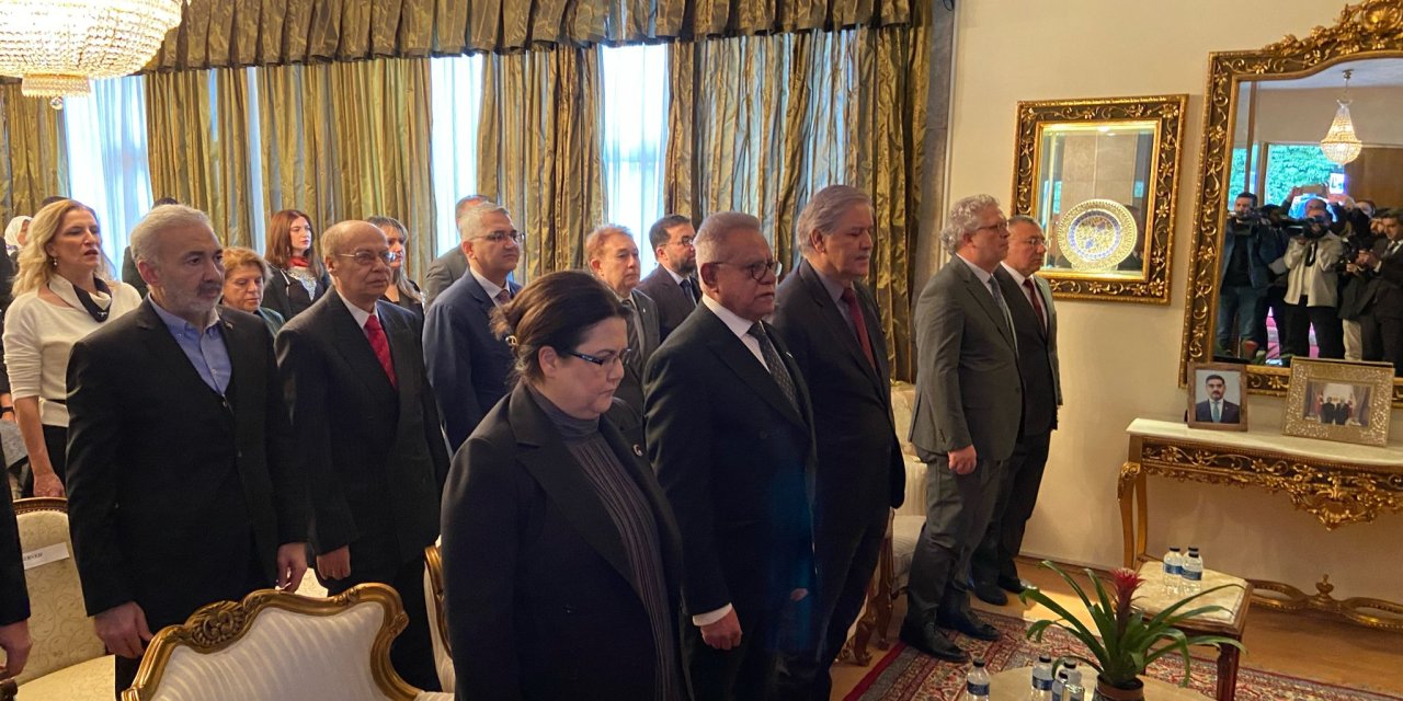 Pakistan Büyükelçiliği'nde Depremde Hayatını Kaybedenler İçin Fidan Dikildi