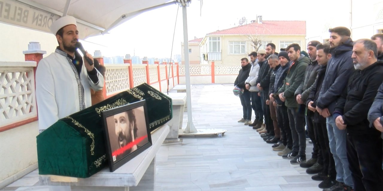 Güngören'de Dövülerek Öldürülen Müzisyen Emre Aytekin Son Yolculuğuna Uğurlandı