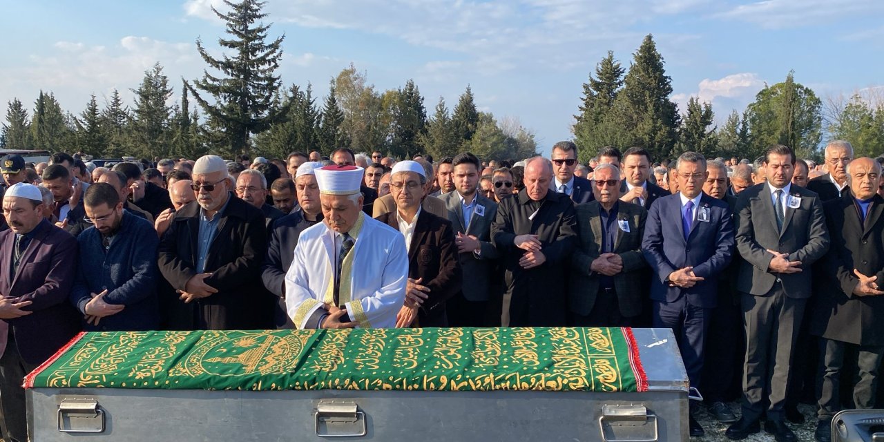 Özgür Özel, Chp Osmaniye İl Başkanı Döğüşcü'nün Cenazesine Katıldı