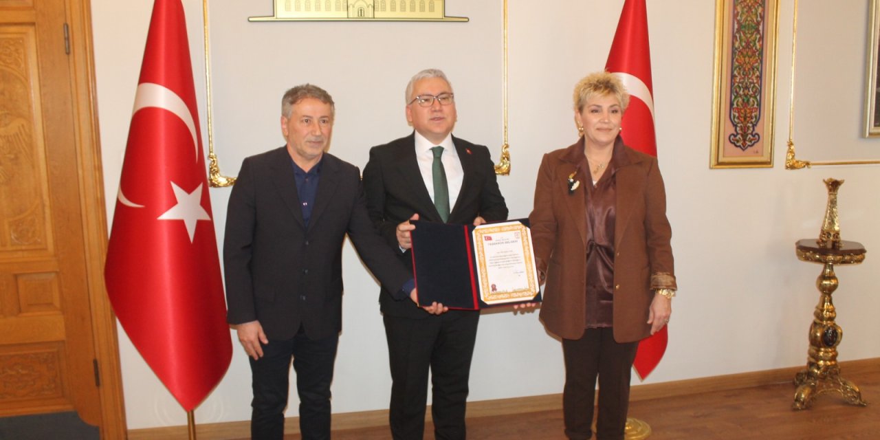 Emekli Öğretmen Çiftten, Deprem Bölgesi İçin 1 Milyon Liralık Bağış