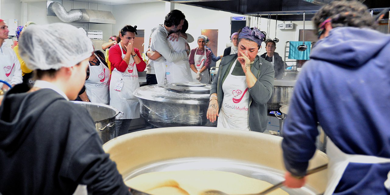 Asrın Felaketinin 1'inci Yıl Dönümünde Hüzünlü Taziye Yemeği Hazırlığı