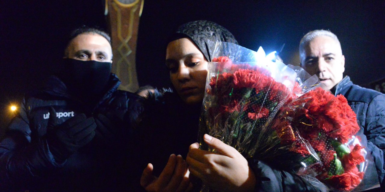 Adıyaman'da Depremde Yaşamını Yitirenler 'Saat Kulesi' Önünde Anıldı