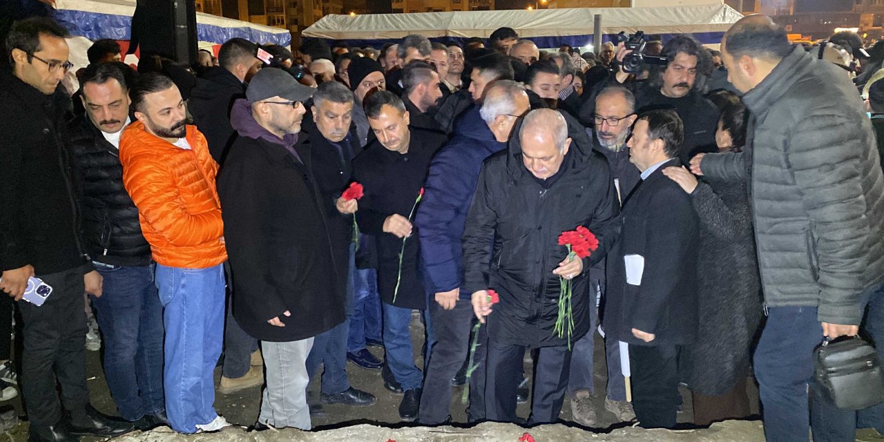 Osmaniye’de Deprem Şehitleri Anıldı, Saygı Nöbetinde Bulunuldu