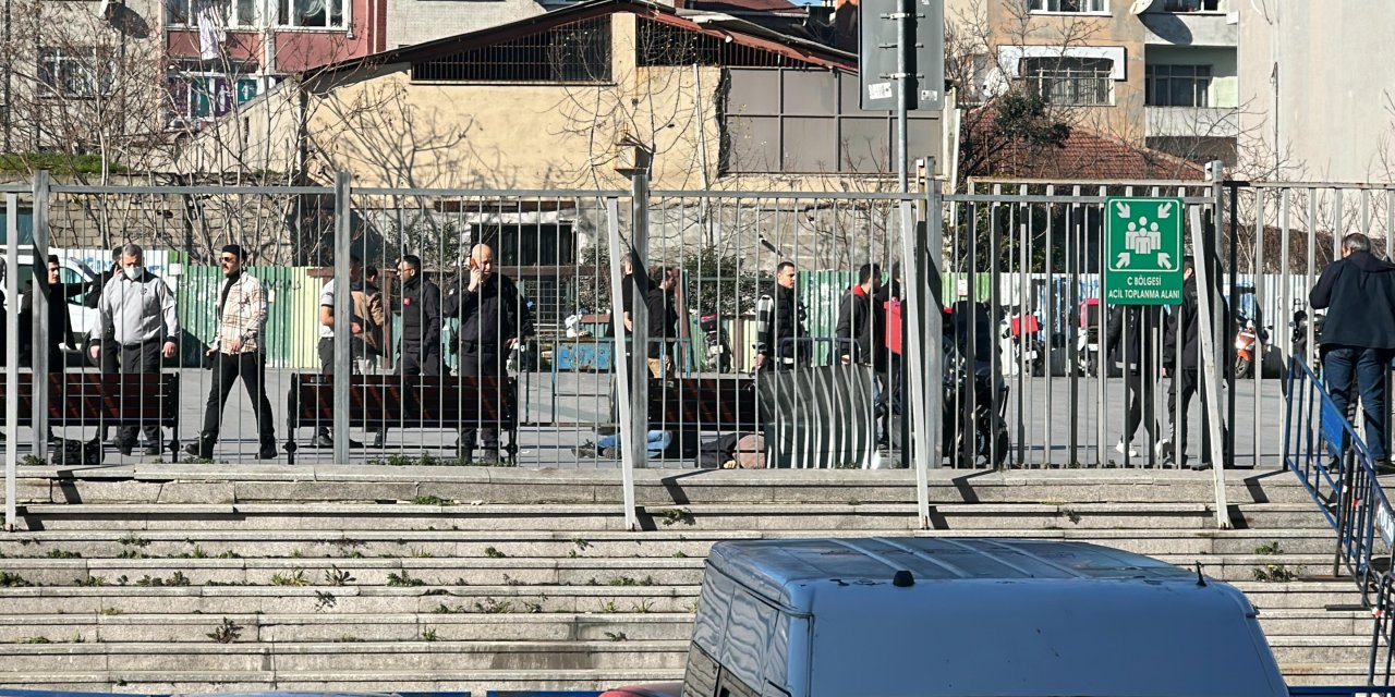 Çağlayan Adliyesi Önünde Silah Sesleri: Giriş Ve Çıkışlar Kapatıldı-1