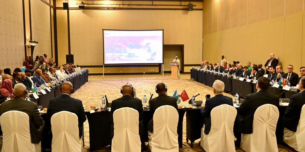 Uraloğlu, Türk Ve Cibutili İş İnsanları İle Bir Araya Geldi (2)