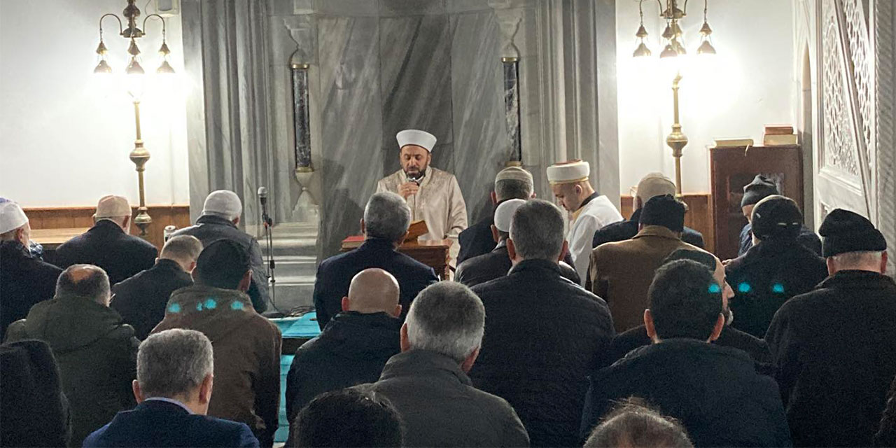 6 Şubat depremlerinde hayatını kaybedenler Rize’de anıldı