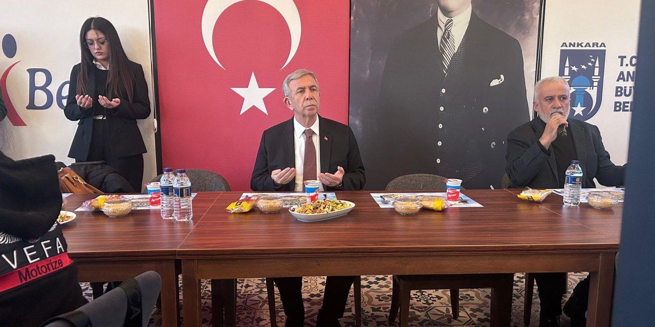 Mansur Yavaş, Ankara'da Depremzedeler İle Bir Araya Geldi