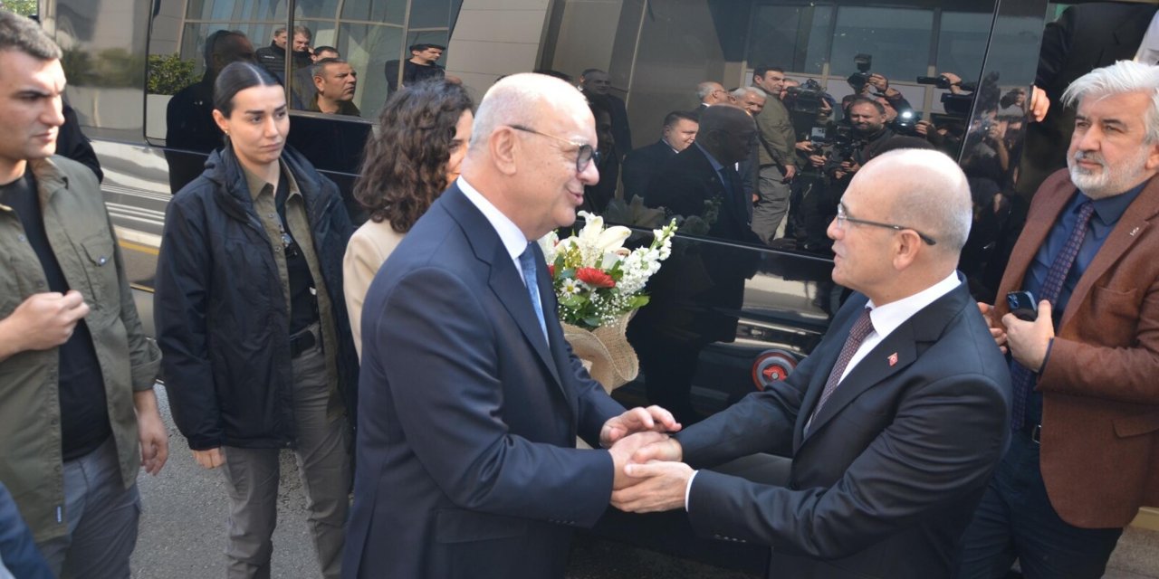 Bakan Şimşek Manisa'da Vali Ve Belediye Başkanını Ziyaret Etti (2)