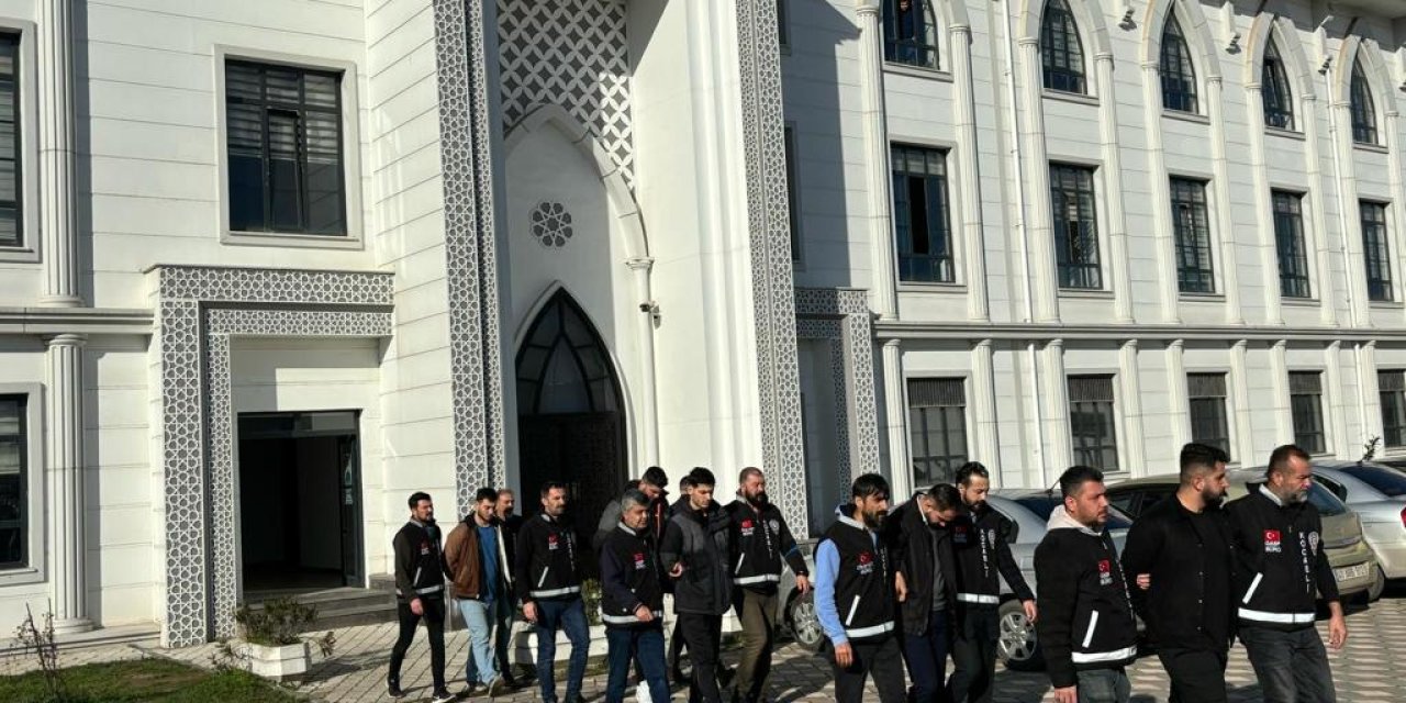 Esnafa Silah Zoruyla Senet İmzalatan 4 Şüpheli Tutuklandı