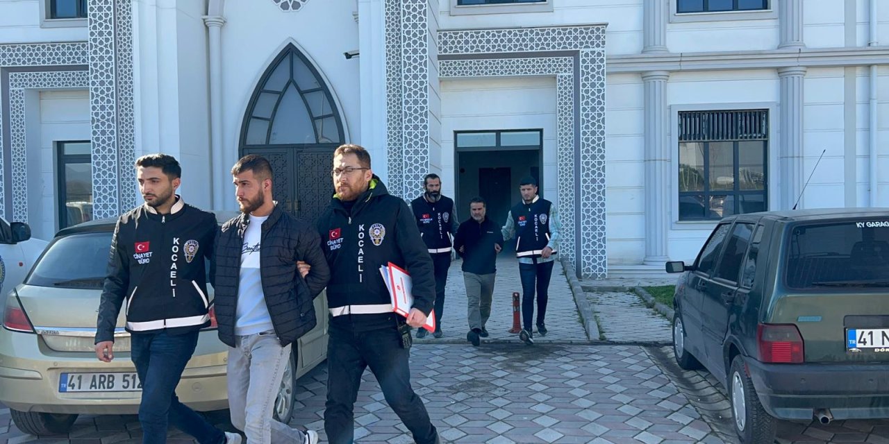 Çocuğunu Almak İçin Gittiği Okulda Bıçaklı Saldırıya Uğrayan Veli Öldü (3)